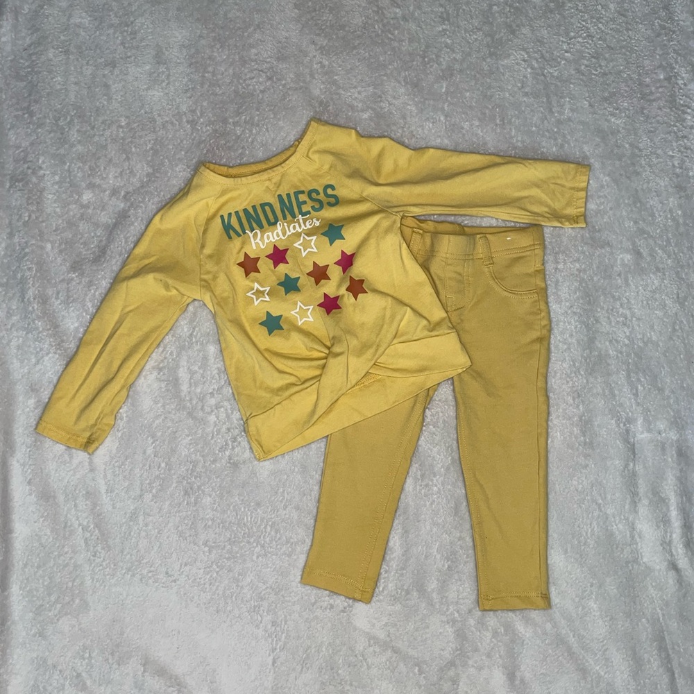 Yellow top and jeggings